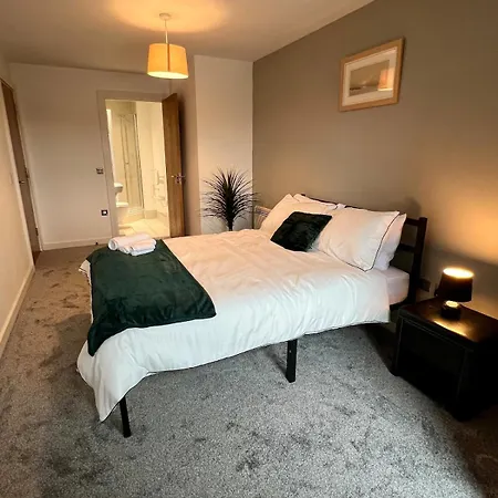 Apartment Stylish & Spacious 2bd With Balcony Leeds (West Yorkshire)